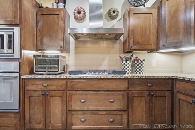 2413 W 109th Street S, Jenks, OK 74037