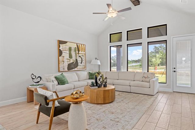 3307 Shelton Dr, Kerrville, TX 78028