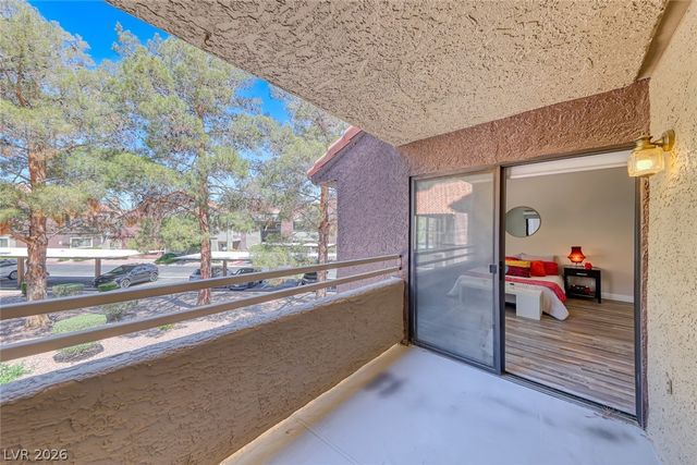 5018 South Rainbow Boulevard 202, Las Vegas, NV 89118