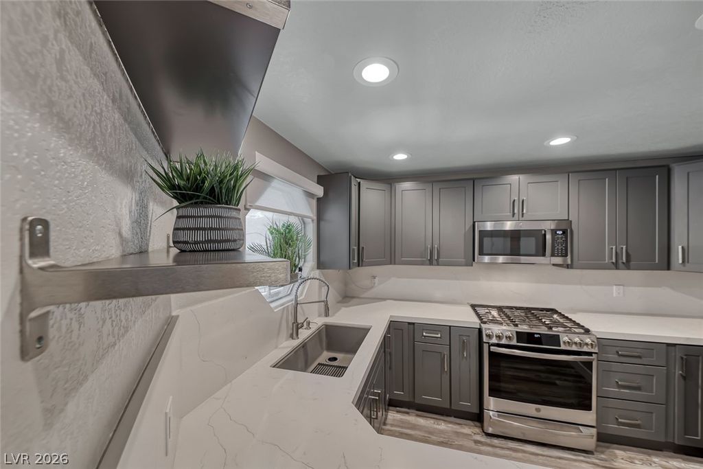 5018 South Rainbow Boulevard 202, Las Vegas, NV 89118