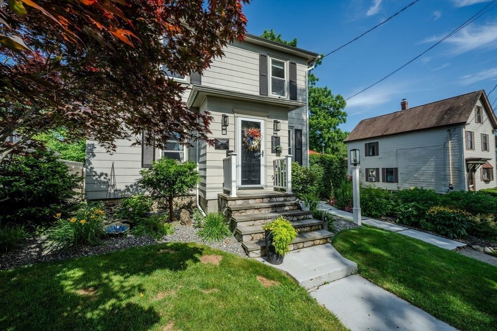 313 Humphrey Street, Lowell, MA 01850