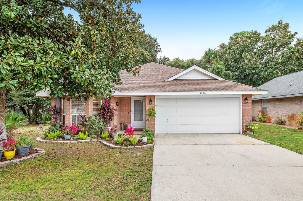 1778 Ivalea Circle, Navarre, FL 32566