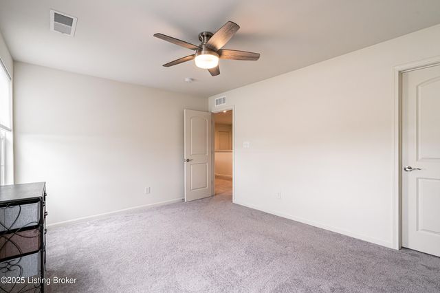 17422 Shakes Creek Dr, Fisherville, KY 40023