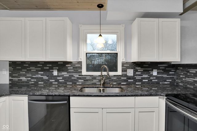 7697 Ensley Court, Fishers, IN 46038