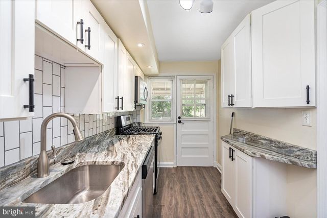 1974 SEARLES RD, Dundalk, MD 21222