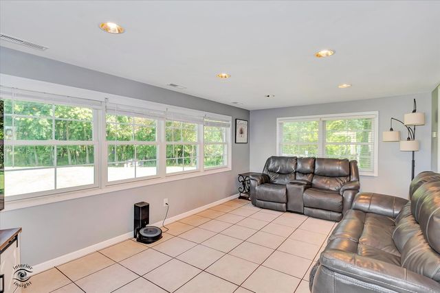 4248 S Youth Camp Road, St. Anne, IL 60964