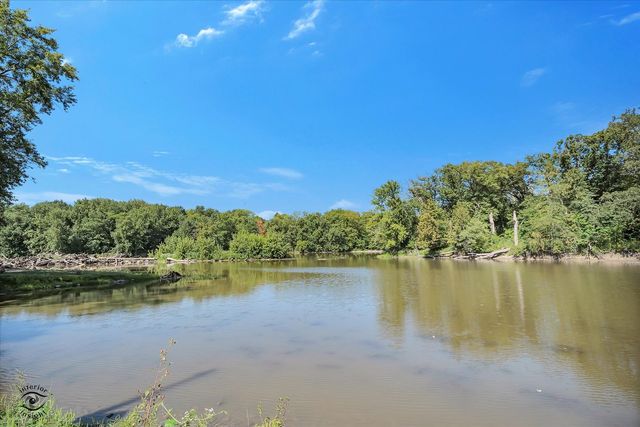 4248 S Youth Camp Road, St. Anne, IL 60964