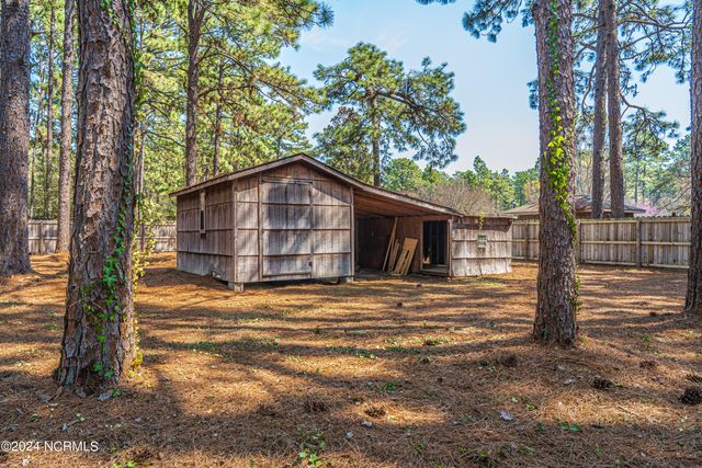 1573 W Pennsylvania Avenue Ext, Southern Pines, NC 28387