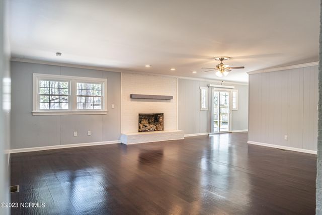 1573 W Pennsylvania Avenue Ext, Southern Pines, NC 28387