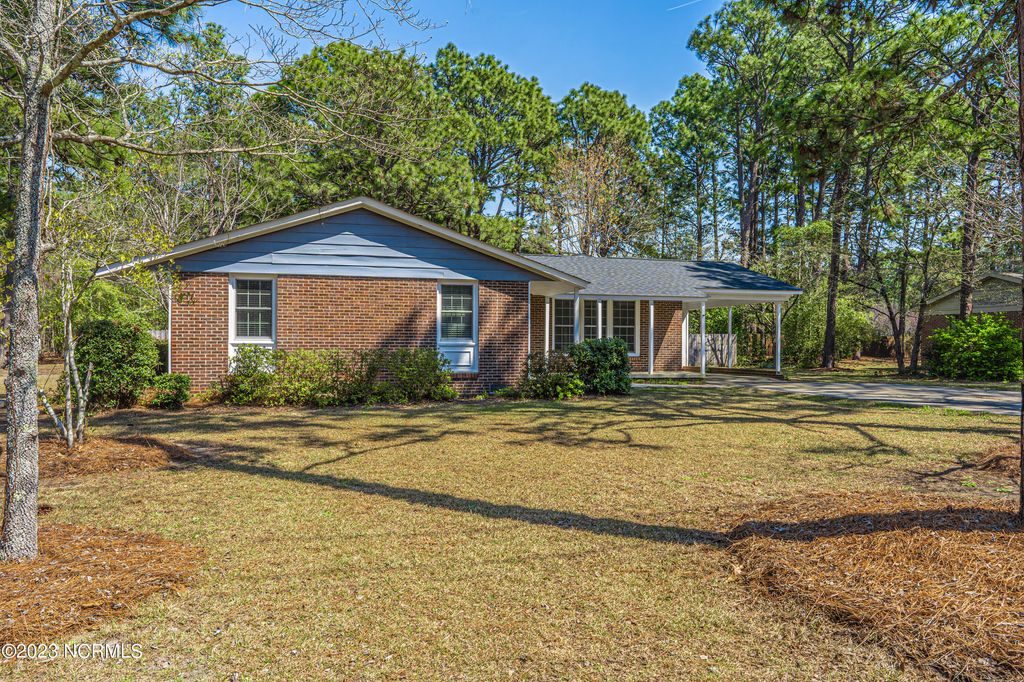 1573 W Pennsylvania Avenue Ext, Southern Pines, NC 28387