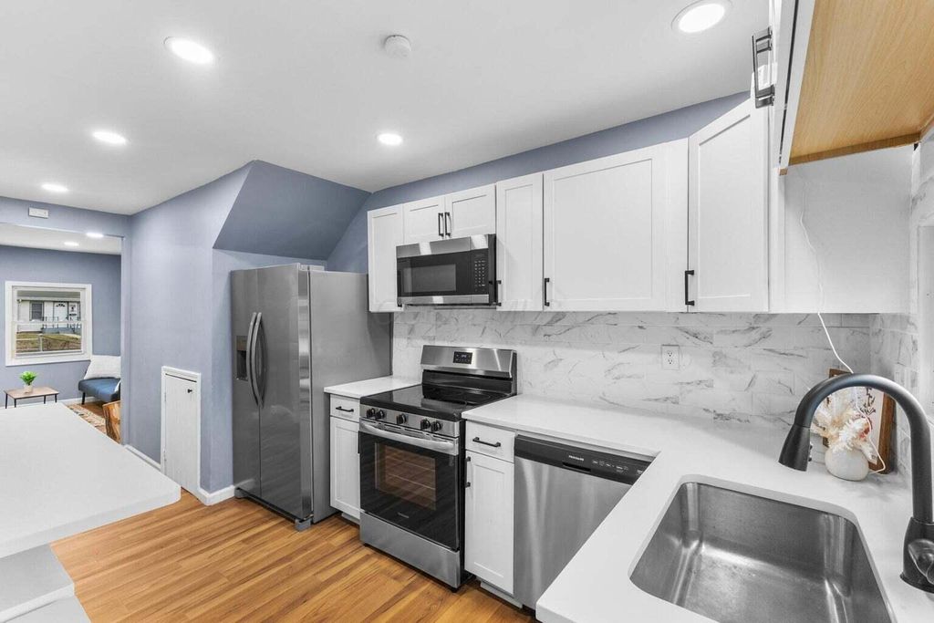 2173 Lexington Avenue, Columbus, OH 43211