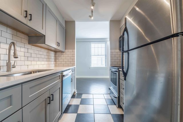 109 N Main St Apt 806, Memphis, TN 38103