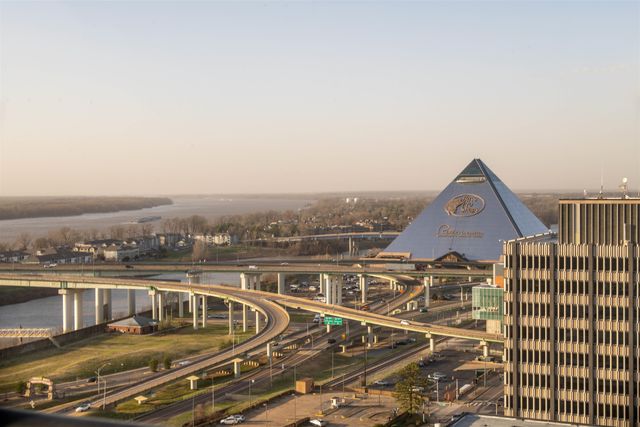 109 N Main St Apt 806, Memphis, TN 38103