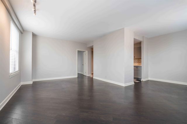 109 N Main St Apt 806, Memphis, TN 38103