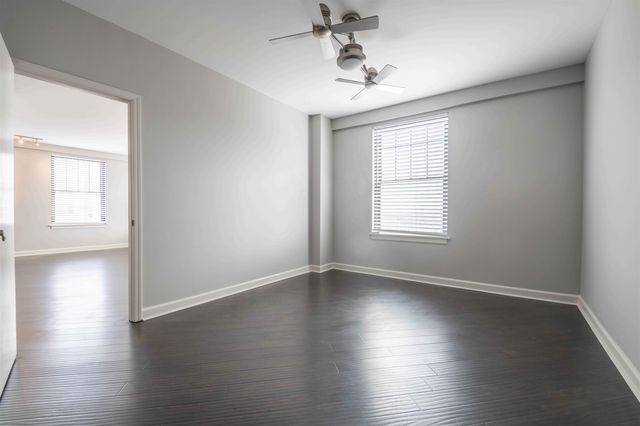 109 N Main St Apt 806, Memphis, TN 38103