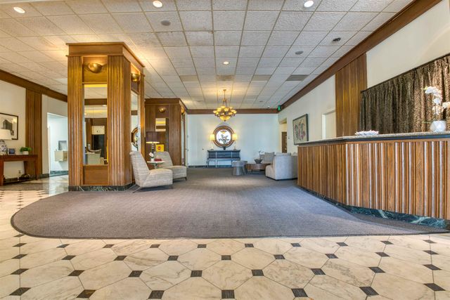 109 N Main St Apt 806, Memphis, TN 38103