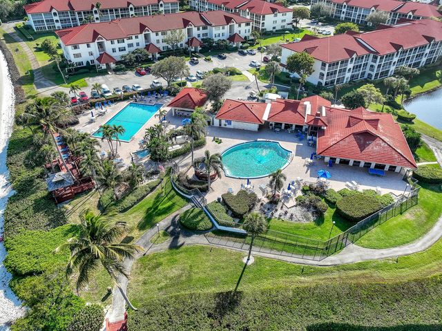 105 Half Moon Circle F1, Hypoluxo, FL 33462
