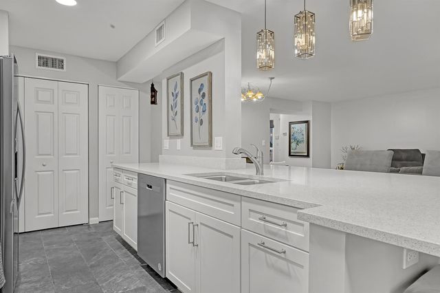 105 Half Moon Circle F1, Hypoluxo, FL 33462