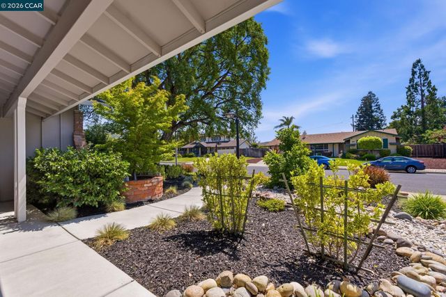 5181 Greenmeadow Dr, Concord, CA 94521