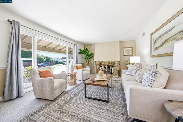 5181 Greenmeadow Dr, Concord, CA 94521