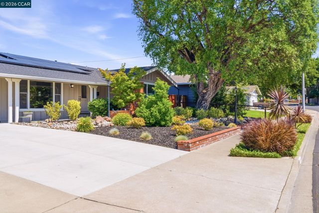 5181 Greenmeadow Dr, Concord, CA 94521