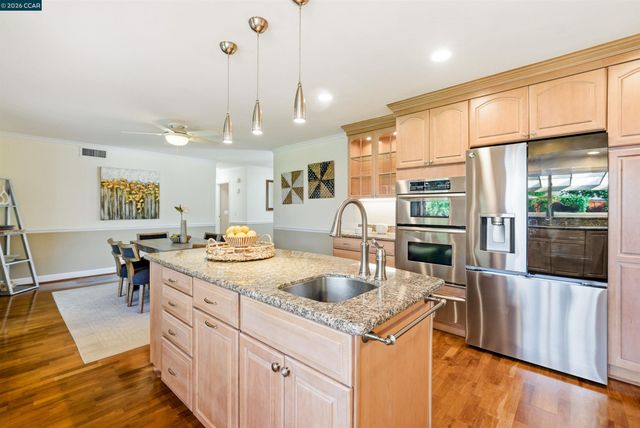 5181 Greenmeadow Dr, Concord, CA 94521