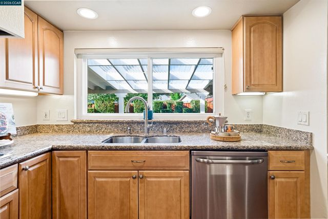 5181 Greenmeadow Dr, Concord, CA 94521