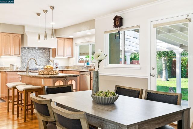 5181 Greenmeadow Dr, Concord, CA 94521