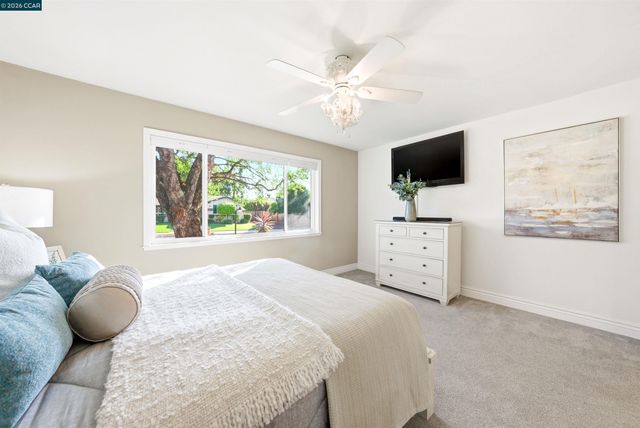 5181 Greenmeadow Dr, Concord, CA 94521