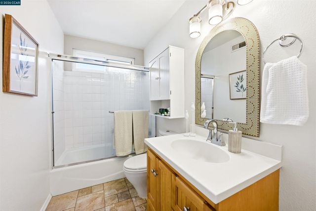 5181 Greenmeadow Dr, Concord, CA 94521