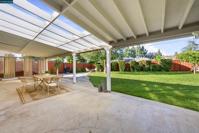 5181 Greenmeadow Dr, Concord, CA 94521