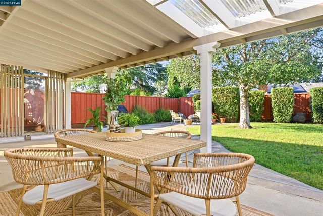 5181 Greenmeadow Dr, Concord, CA 94521