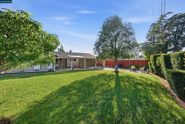 5181 Greenmeadow Dr, Concord, CA 94521