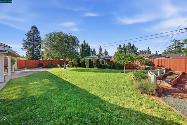 5181 Greenmeadow Dr, Concord, CA 94521