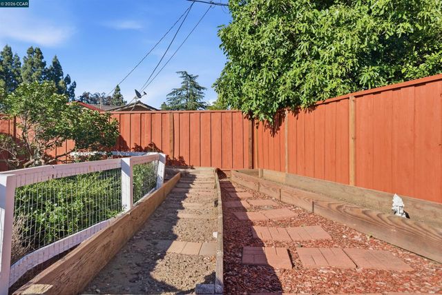 5181 Greenmeadow Dr, Concord, CA 94521