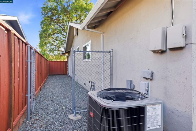 5181 Greenmeadow Dr, Concord, CA 94521