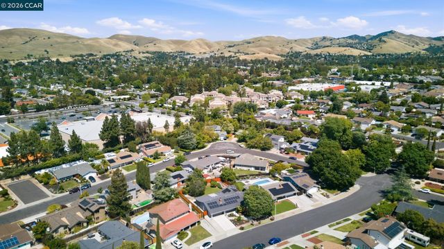 5181 Greenmeadow Dr, Concord, CA 94521