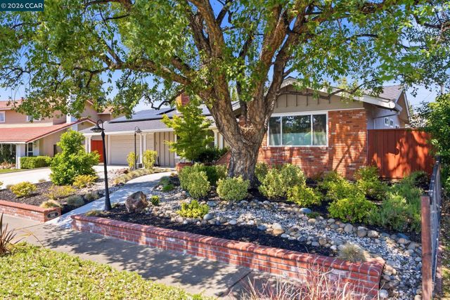 5181 Greenmeadow Dr, Concord, CA 94521