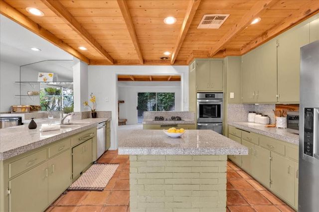 38207 Paradise Way, Cathedral City, CA 92234