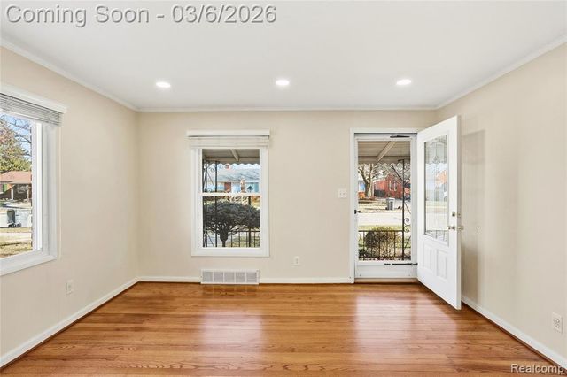 2052 Byrd Street, Dearborn, MI 48124