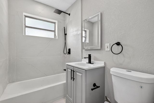 3830 SW 30th Street, Hollywood, FL 33023