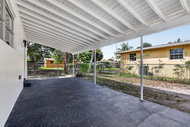 3830 SW 30th Street, Hollywood, FL 33023