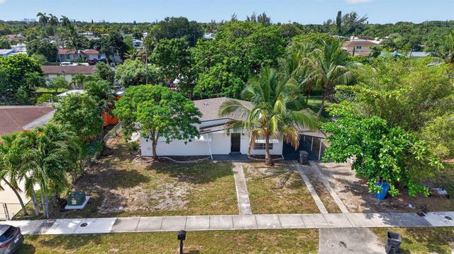 3830 SW 30th Street, Hollywood, FL 33023