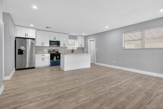 3830 SW 30th Street, Hollywood, FL 33023