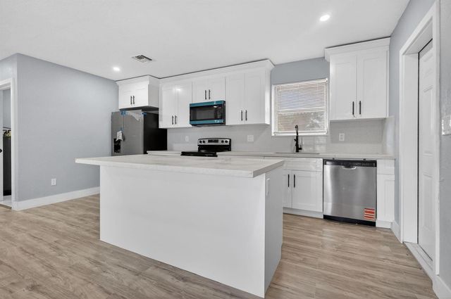 3830 SW 30th Street, Hollywood, FL 33023