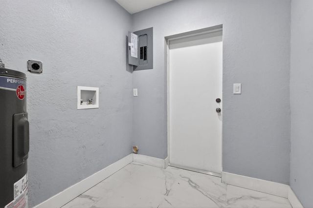 3830 SW 30th Street, Hollywood, FL 33023