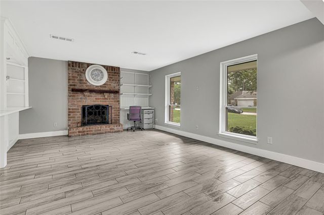 2031 Aspen Glade Drive, Houston, TX 77339