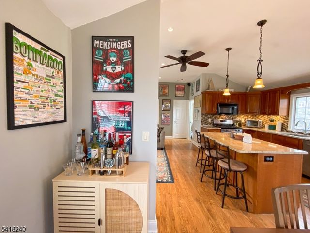 28 Woodside Dr, West Milford Twp., NJ 07480