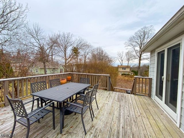 28 Woodside Dr, West Milford Twp., NJ 07480