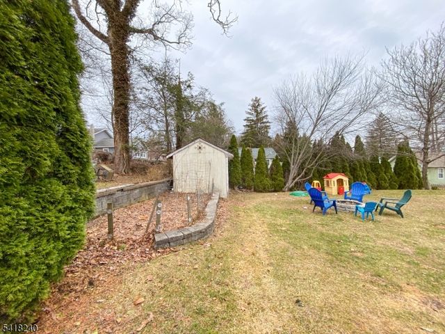 28 Woodside Dr, West Milford Twp., NJ 07480